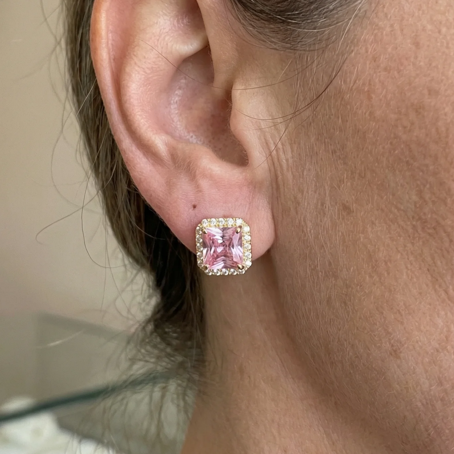 Pinkki safiiri Pavé-nappikorvakorut | Kulta