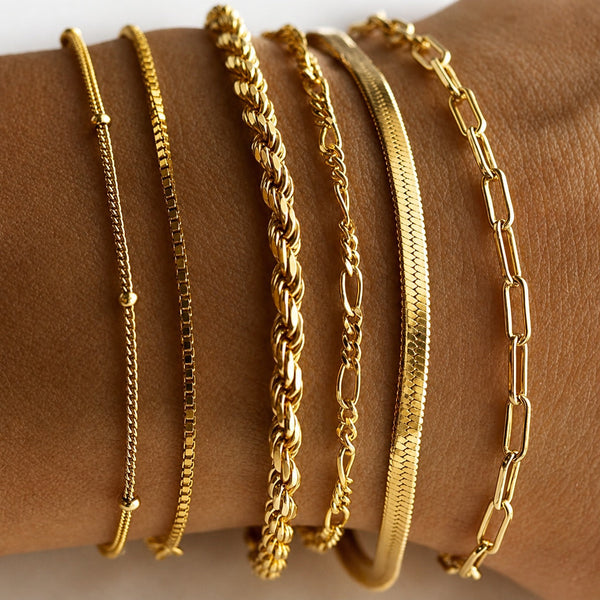 Kultainen Allure Stacking Rannekorusetti