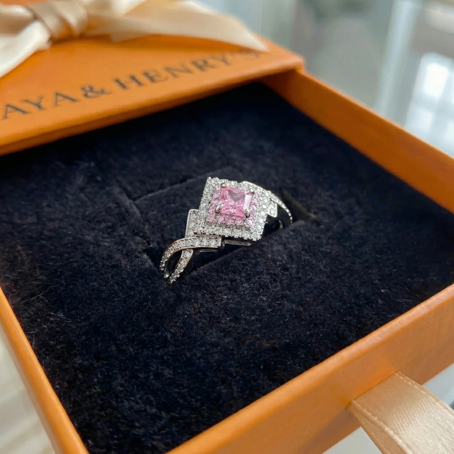 Couture Pavé neliösormus | Valkokulta