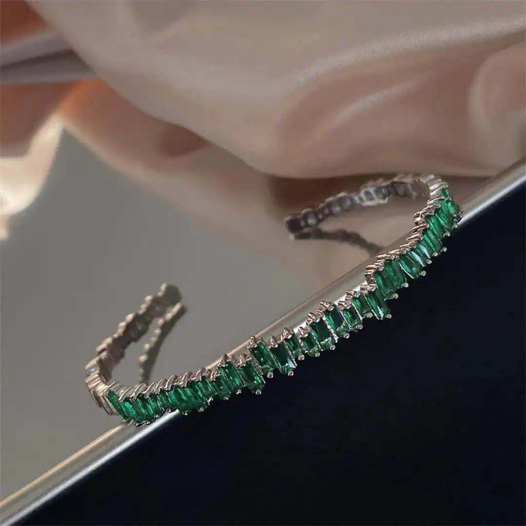 Moderni Smaragdi Zigzag Bangle Rannekoru