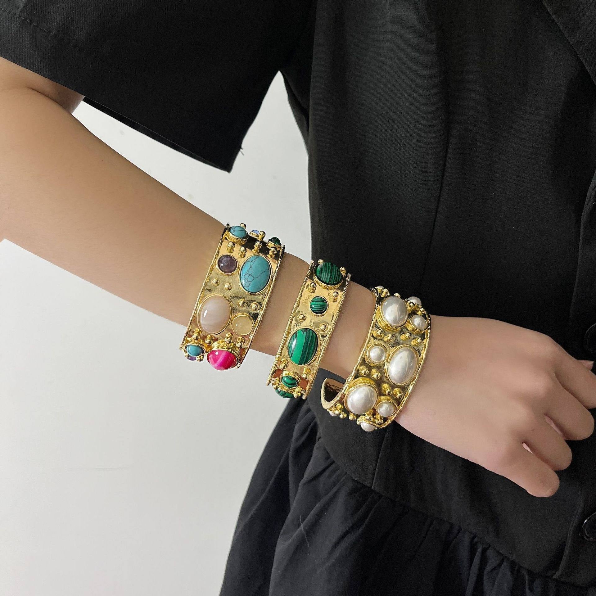 Baroque Pebble Vintage Mansetti