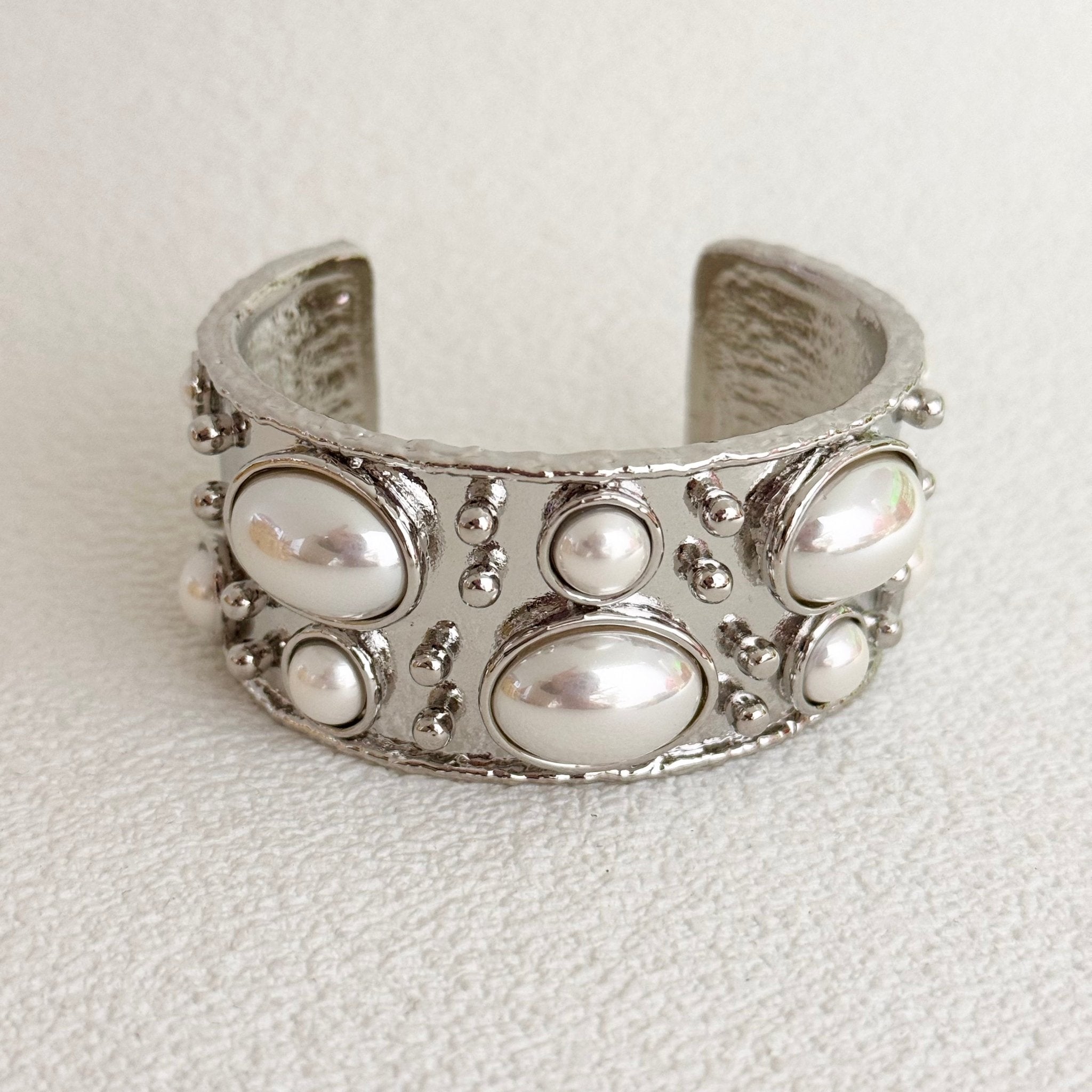Baroque Pebble Vintage Mansetti