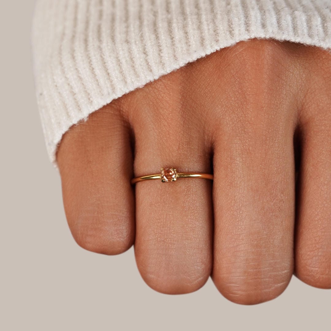 Ainutlaatuinen Birthstone Sormukset