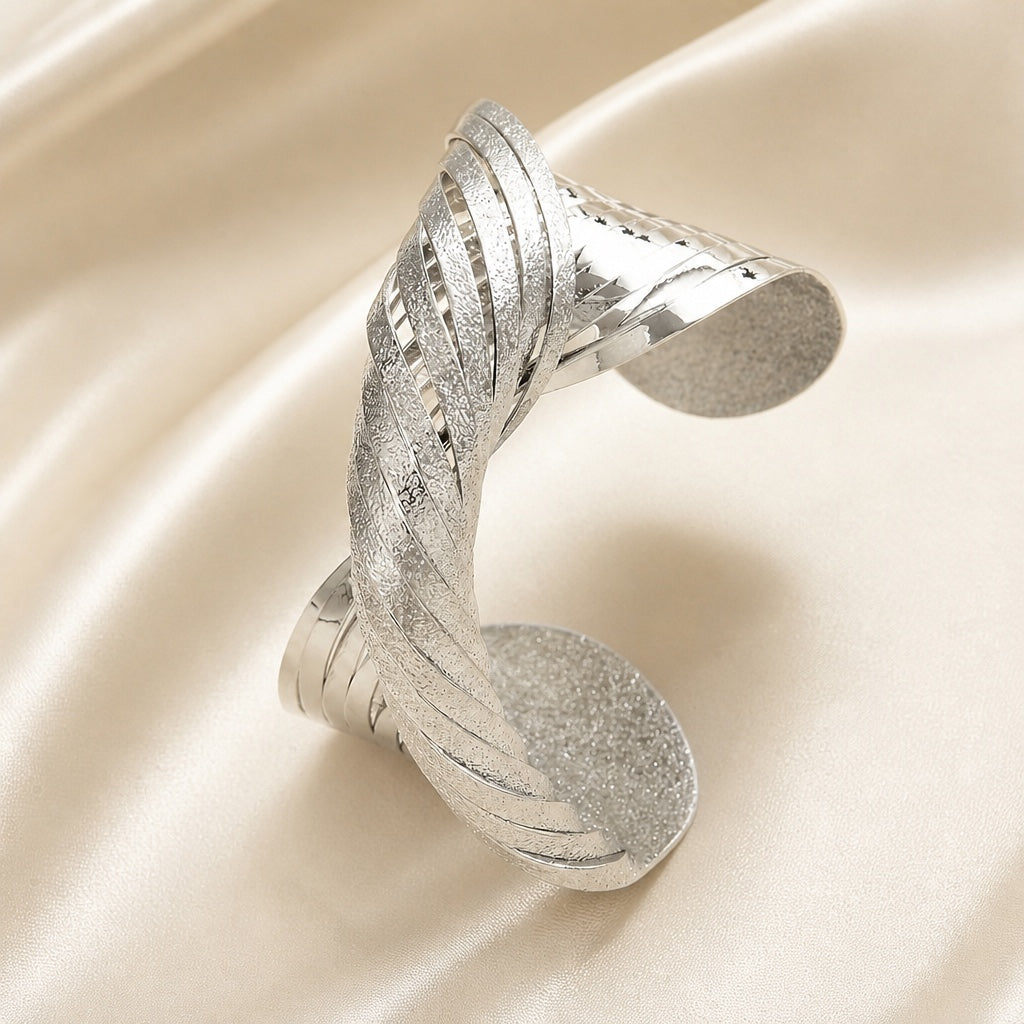Rohkea Kierretty Linja Valkokulta Matta Bangle