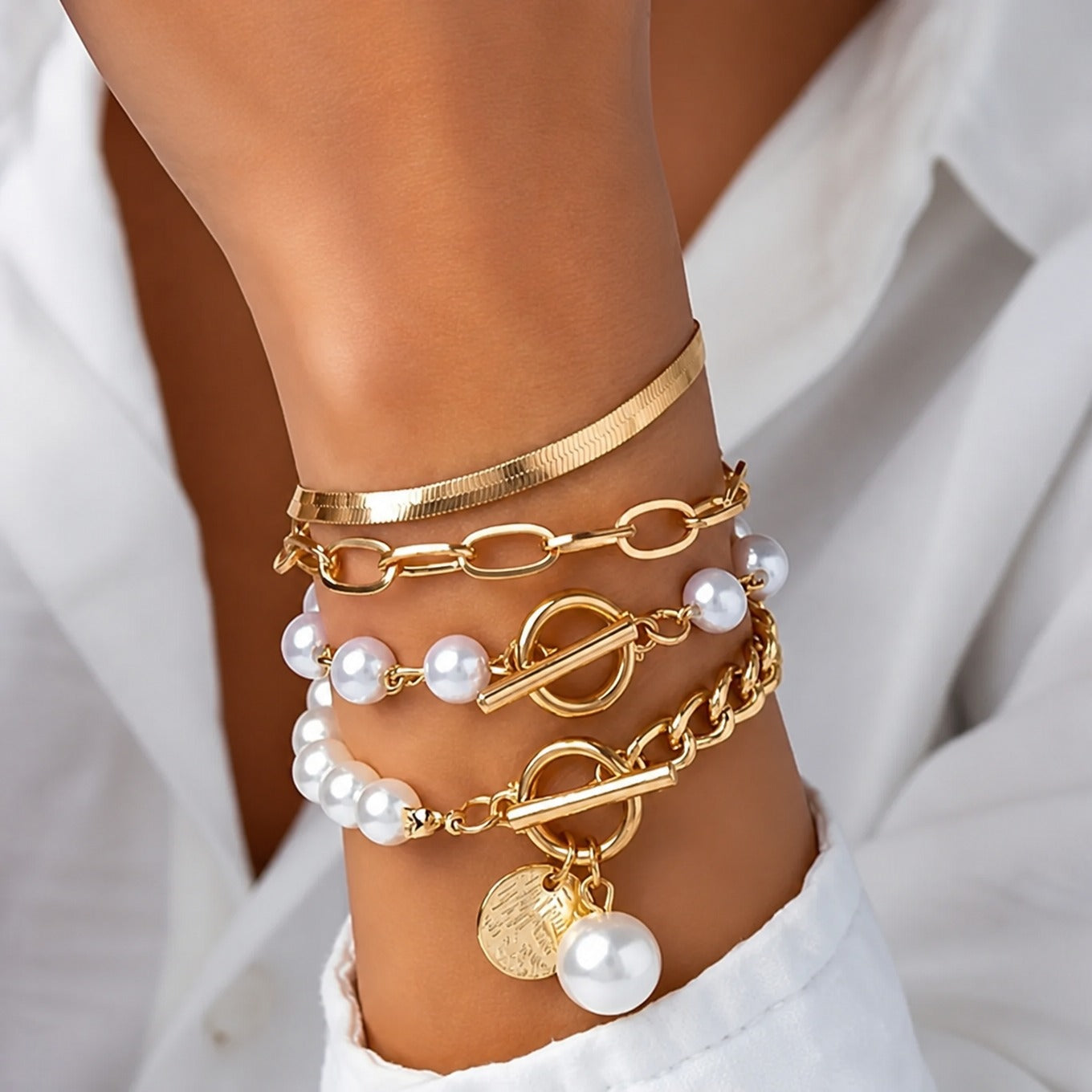 Curated Wrist Rannekorusetti